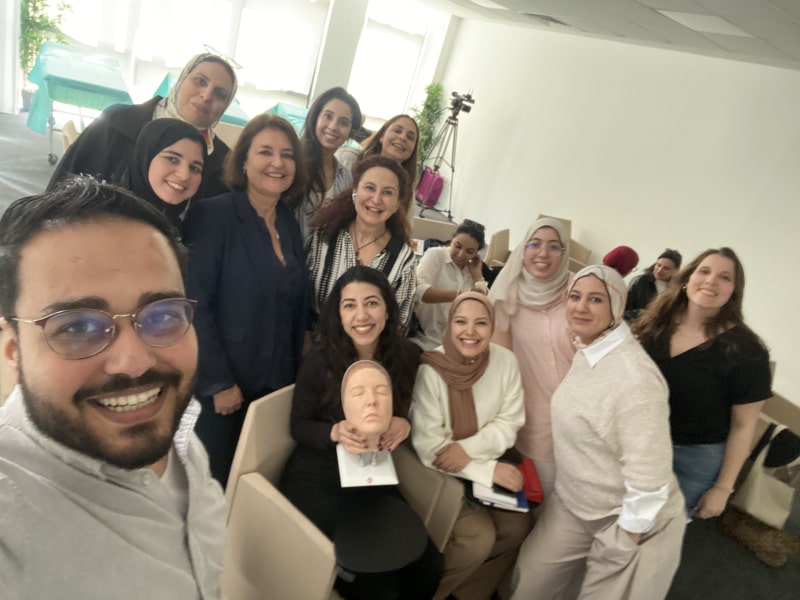 Docteur Gassia et les éléves à Rabat